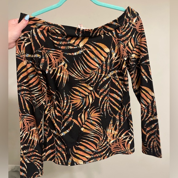 Off the shoulder top - Picture 4 of 5